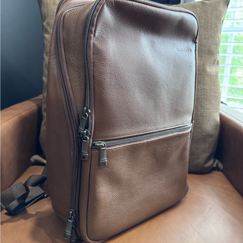Samsonite Brown Backpack with Minimalist Design